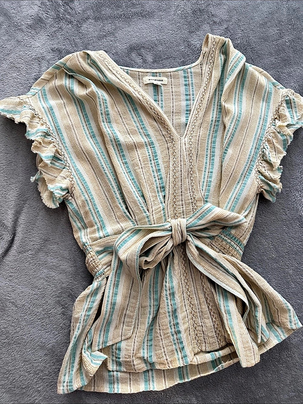 Max Studio Striped Tie-Front Blouse in Cream & Blue Size Medium